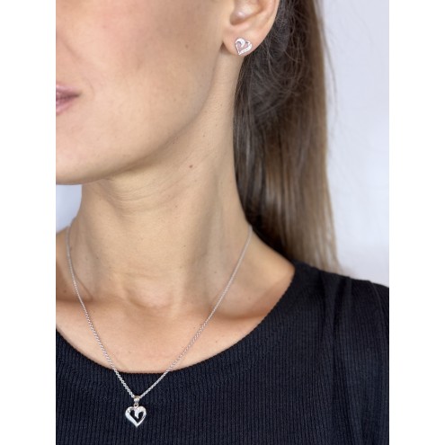 Zusätzliche Schmuckstücke aus diesem Set sind ebenfalls verfügbar.